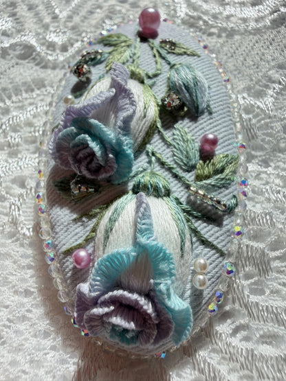Hand-Embroidered 3D Rose Hair Clip — Givre, Icy Blue & White