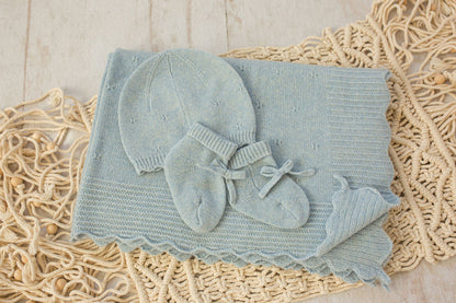 Cashmere Baby Gift Set — Blanket, Pointelle Beanie & Cashmere Socks (3-piece)