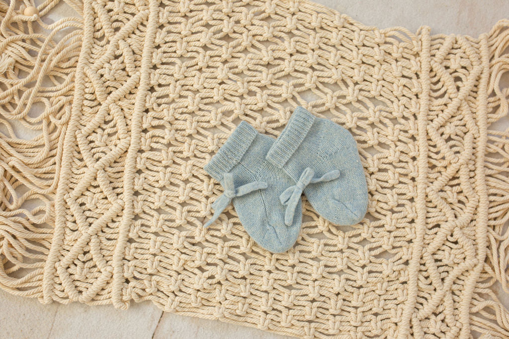 Cashmere Baby Gift Set — Blanket, Pointelle Beanie & Cashmere Socks (3-piece)