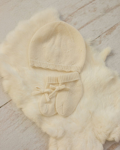 Cashmere Baby Gift Set — Blanket, Pointelle Beanie & Cashmere Socks (3-piece)