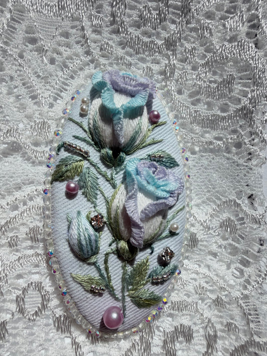 Hand-Embroidered 3D Rose Hair Clip — Givre, Icy Blue & White
